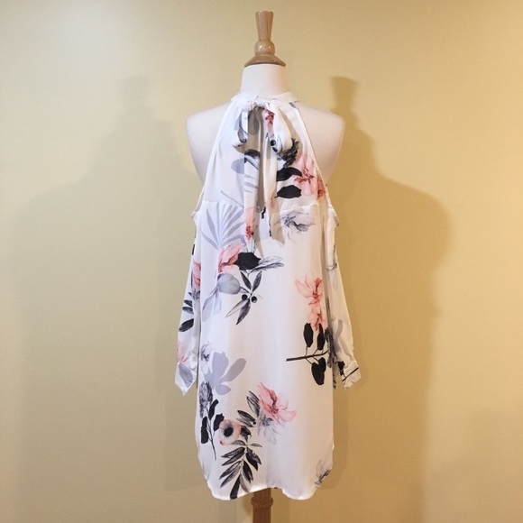 💥 CLEARANCE Cold Shoulder Tie Back Mock Halter White Floral Dress - Picture 5 of 5